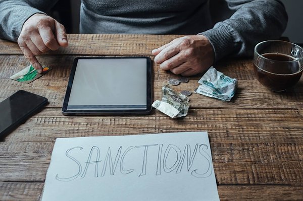 Comment une entreprise peut-elle appliquer des sanctions disciplinaires tout en respectant le droit du travail?