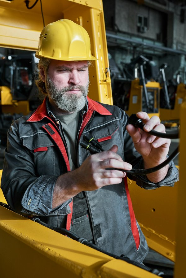 Trouvez un électricien compétent : guide pour éviter les erreurs